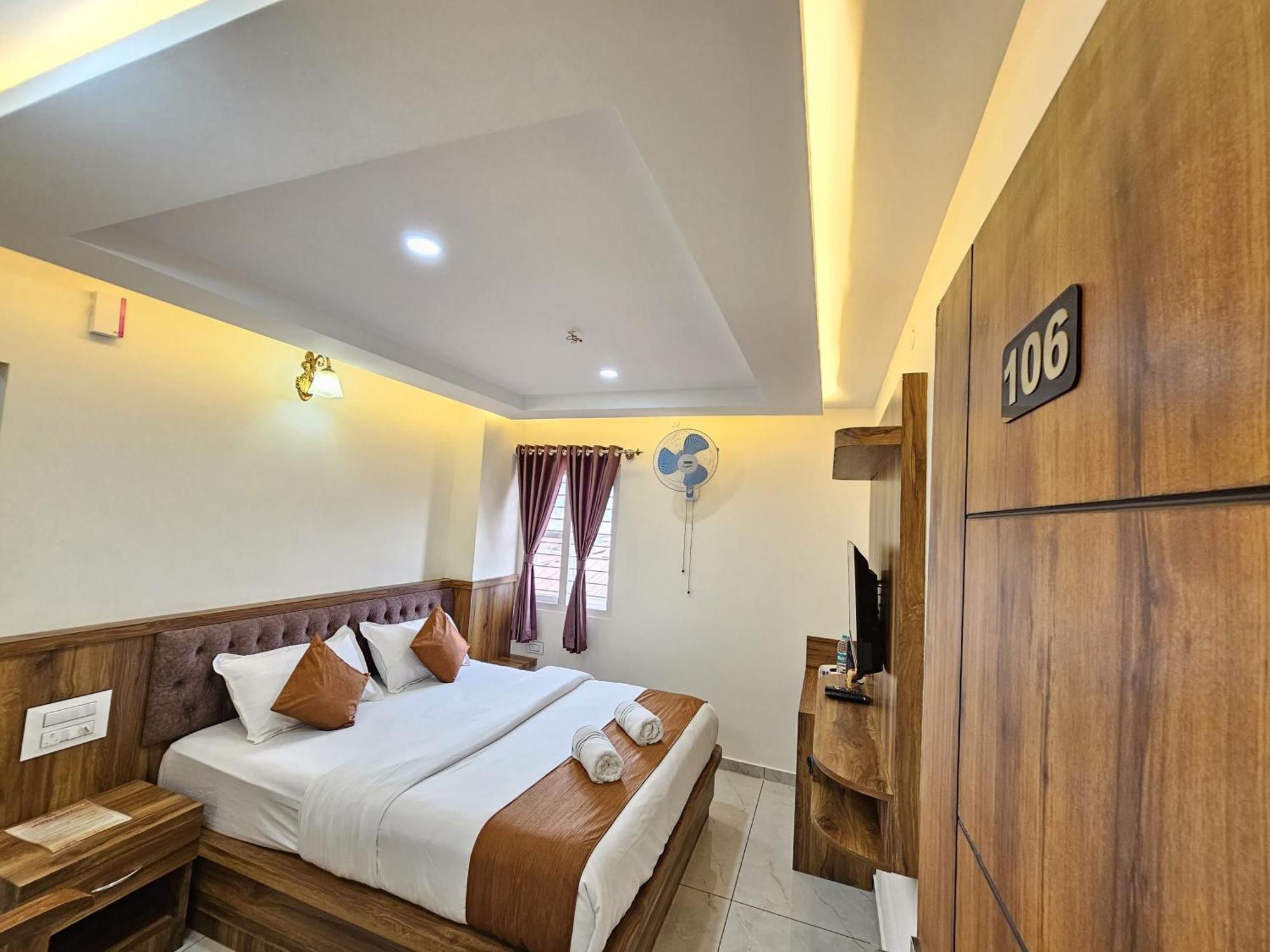 Navarathna Comforts Madikeri Exterior foto