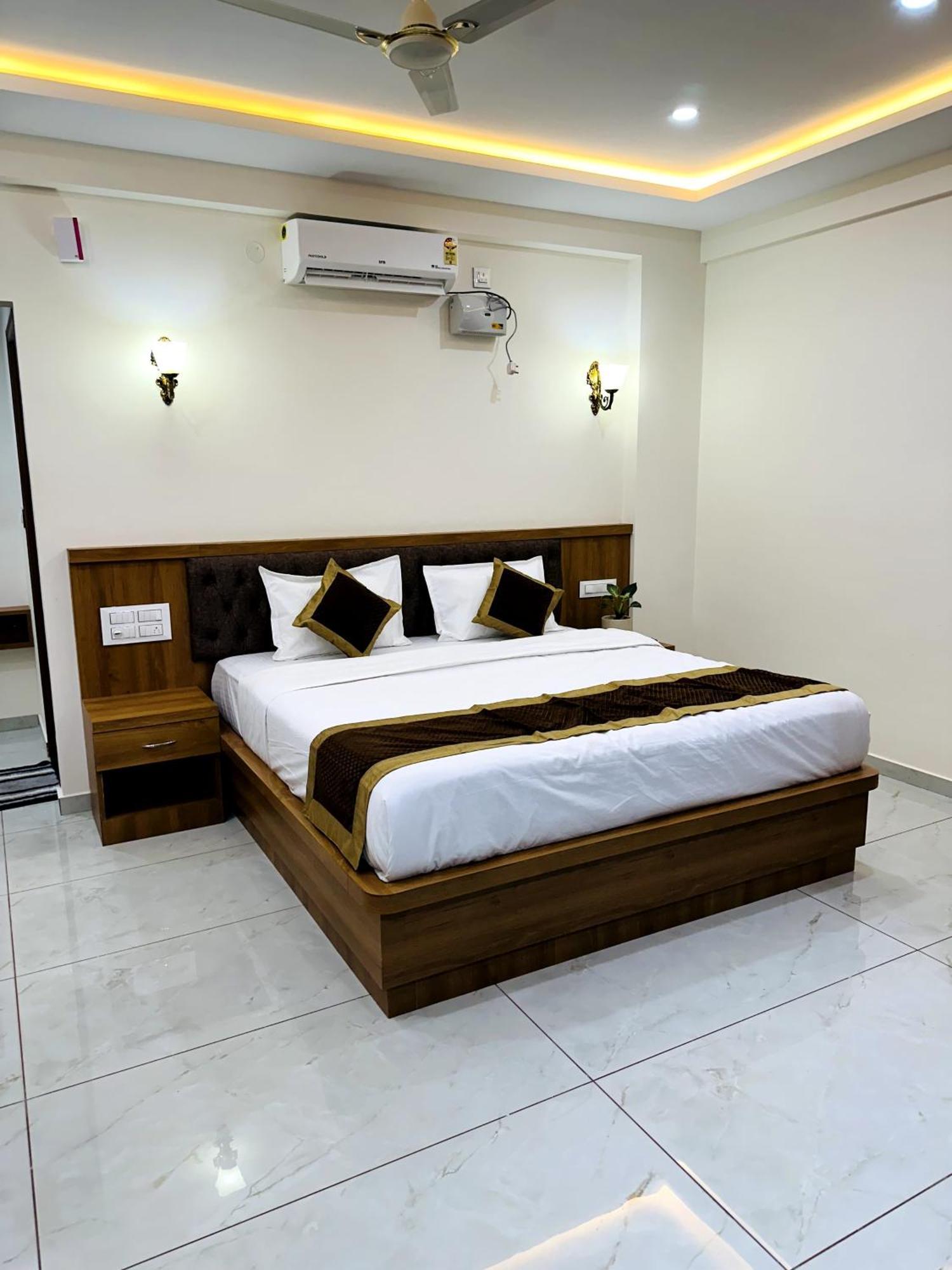 Navarathna Comforts Madikeri Exterior foto