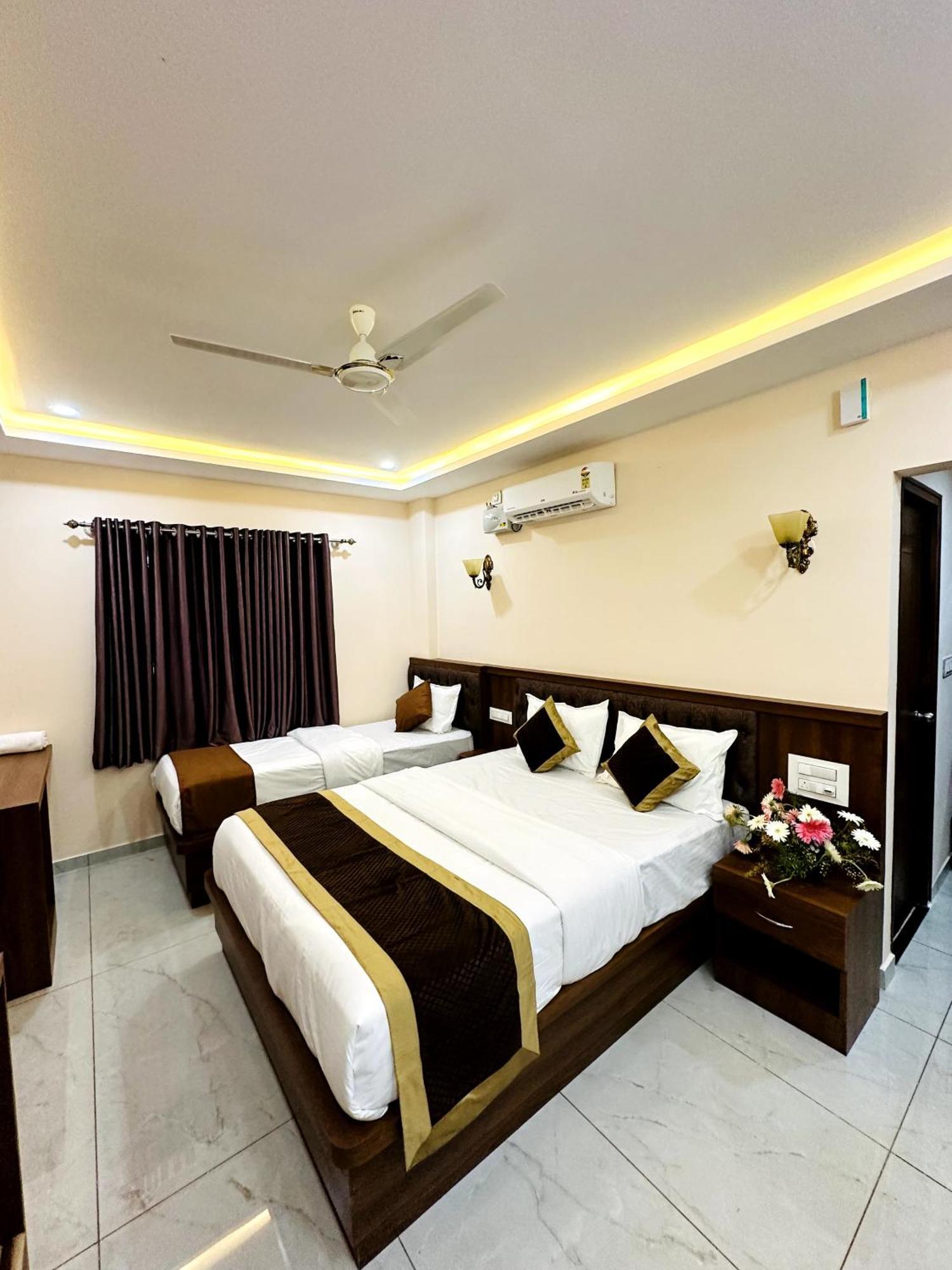 Navarathna Comforts Madikeri Exterior foto