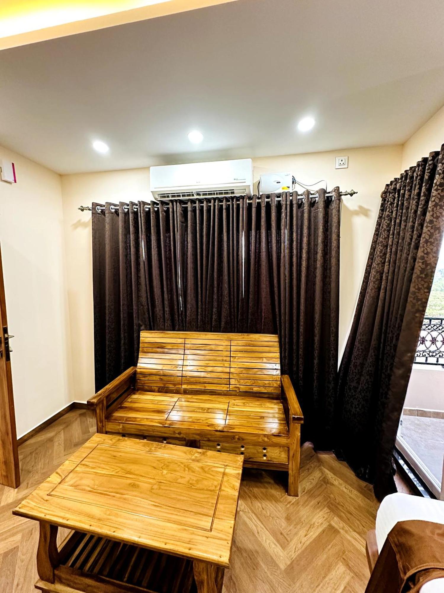Navarathna Comforts Madikeri Exterior foto