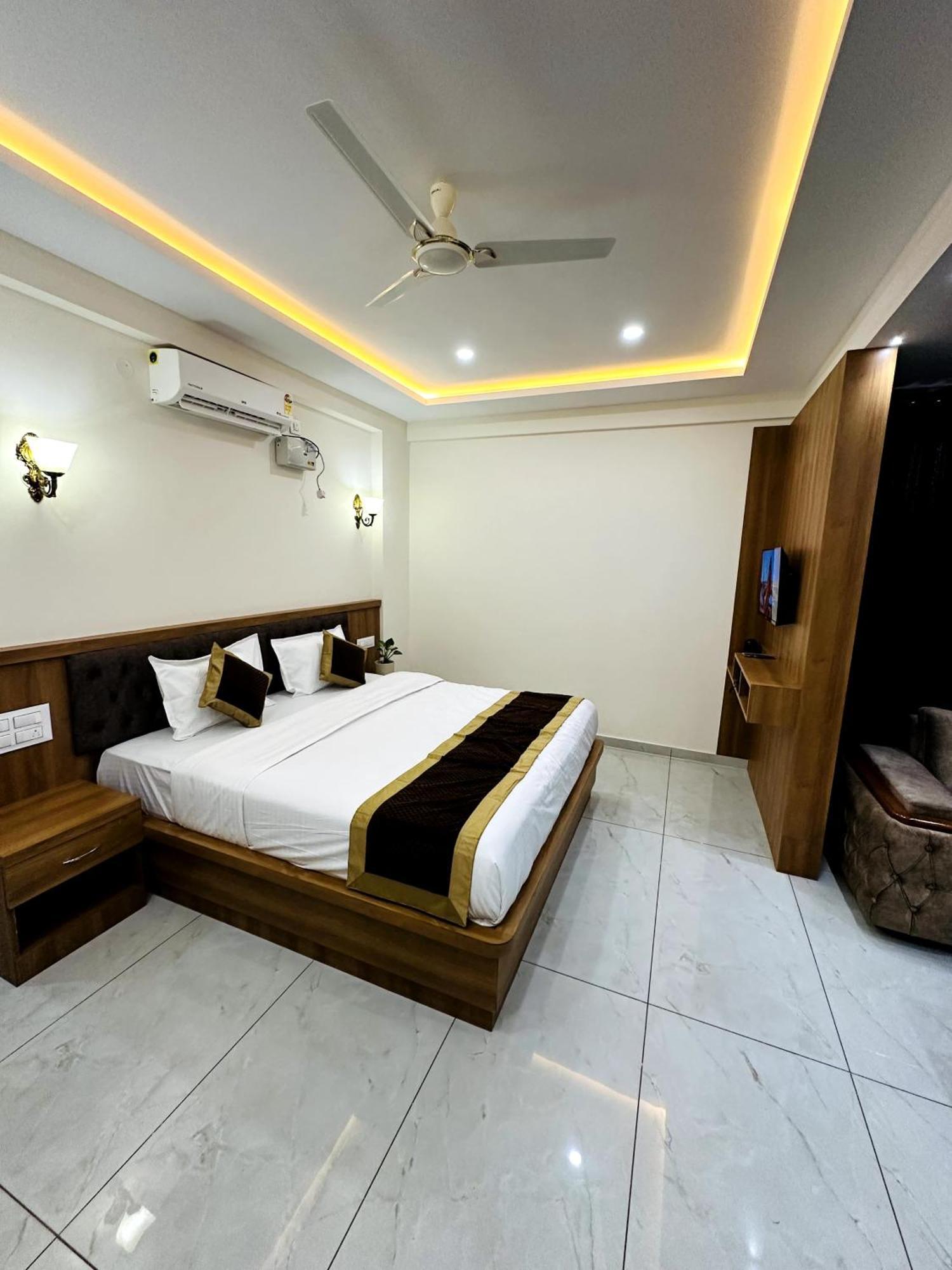 Navarathna Comforts Madikeri Exterior foto