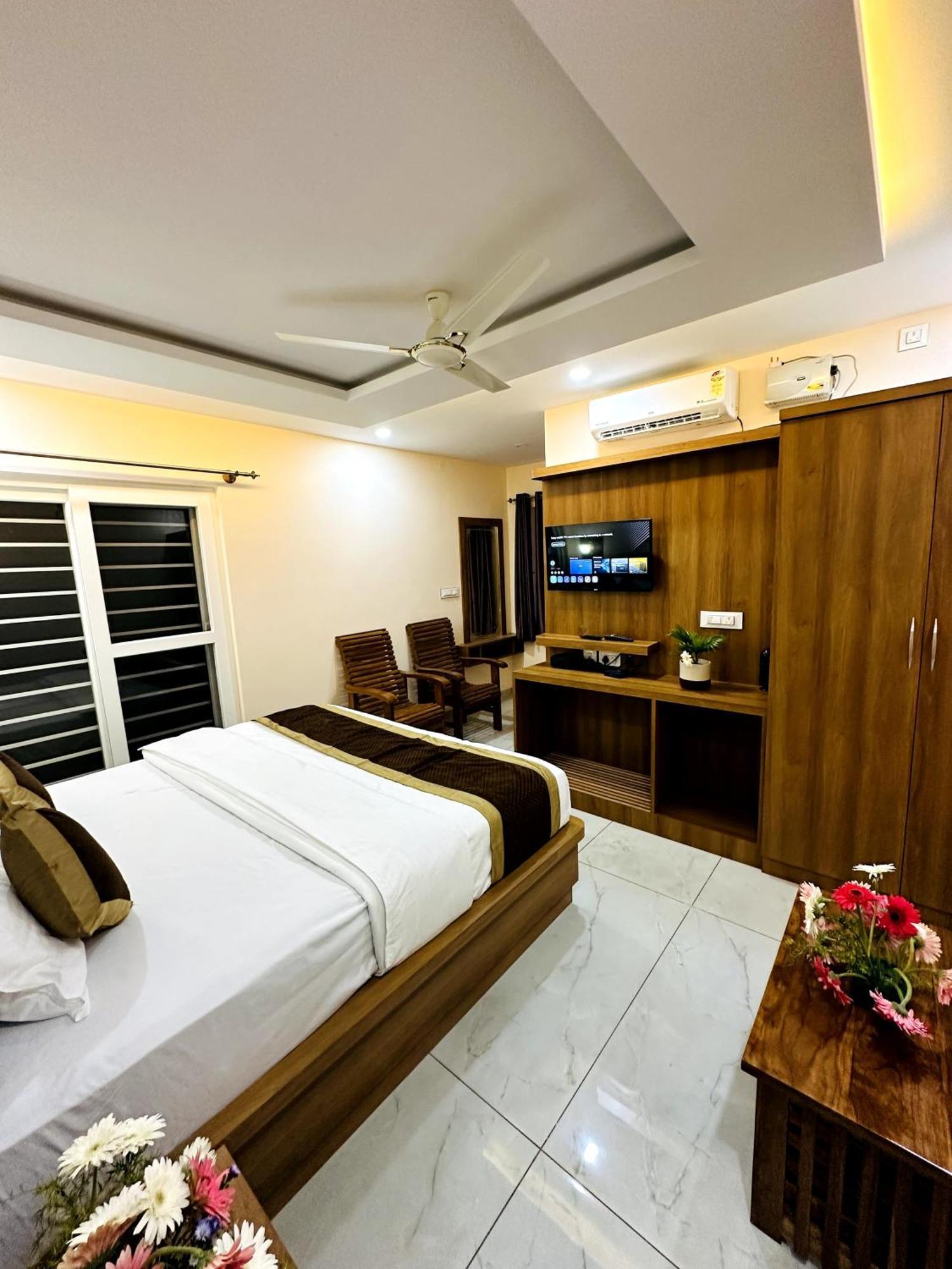 Navarathna Comforts Madikeri Exterior foto