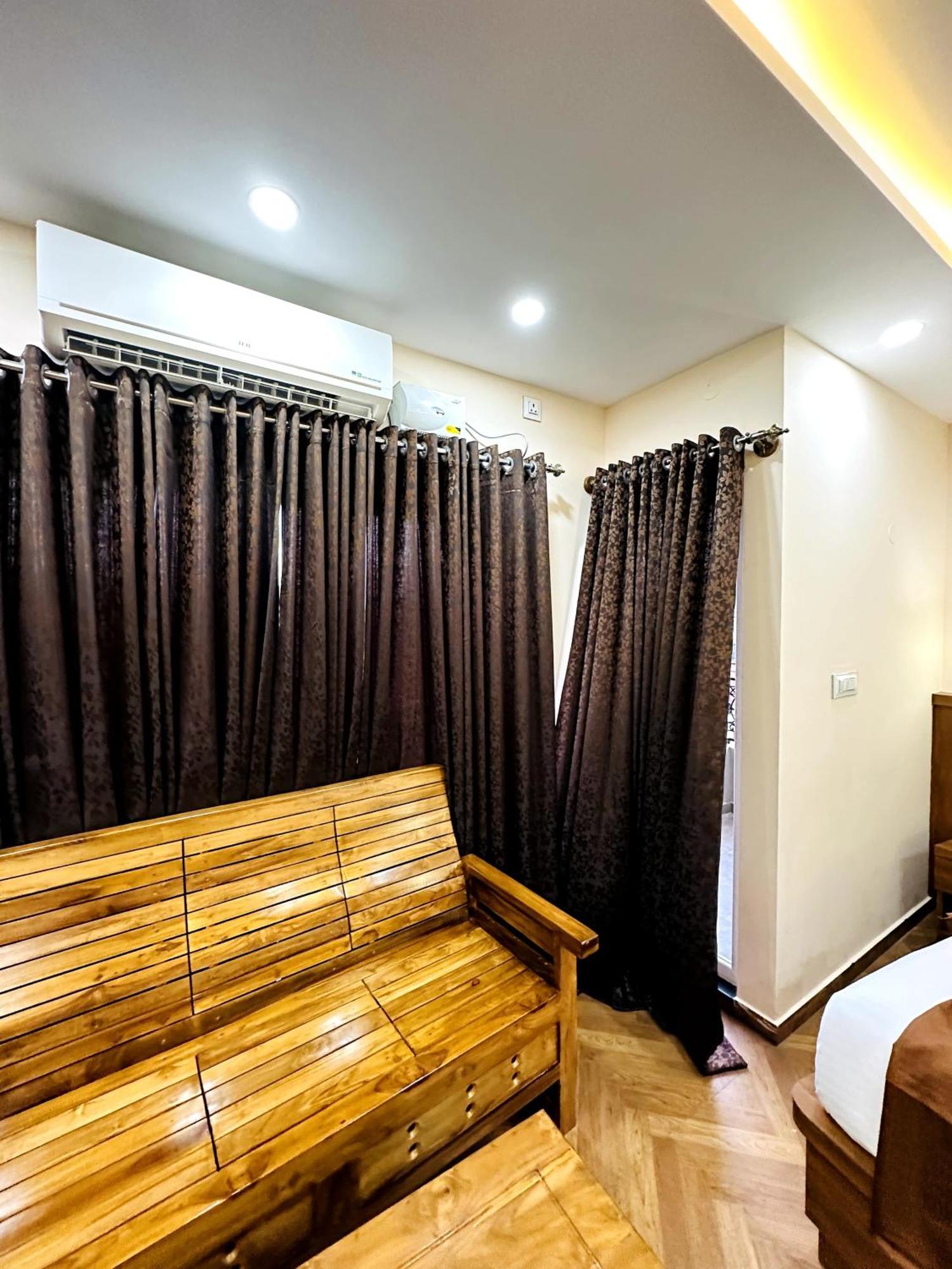 Navarathna Comforts Madikeri Exterior foto
